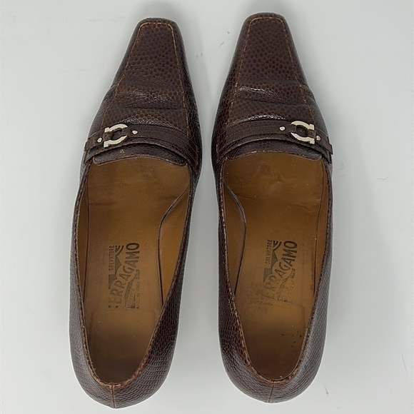 Ferragamo Brown Miista Leather Embossed Pumps Heels Size 9 - Picture 5 of 11
